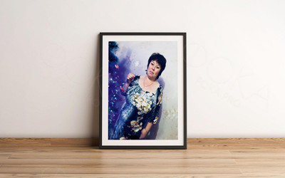 Фотокартина на холсте 30х40см «Дама у новогодней ёлки» — фото