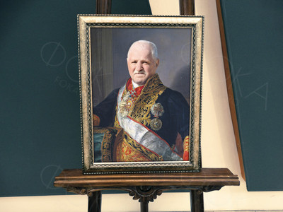 Фотокартина-монтаж на холсте в багете 40х60см «Генерал» — фото