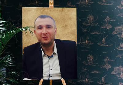 Фотокартина на холсте 30х40см «Мужчина в пиджаке» — фото