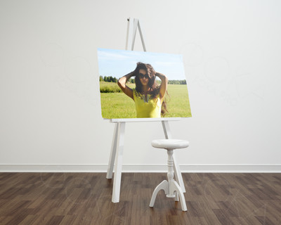 Фотокартина на холсте 40х30см «Подруга в желтом» — фото