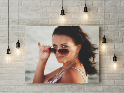 Фотокартина на холсте 80х60см «Девушка на море» — фото