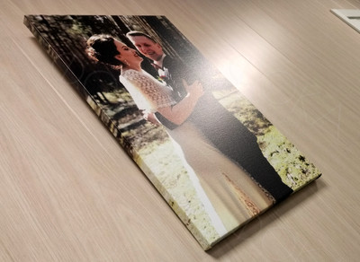 Фотокартина на холсте 40х60см «Молодые на лесной поляне» — фото