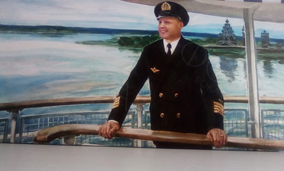 Картина-фотомонтаж 100х50см «Капитан на палубе теплохода» — фото