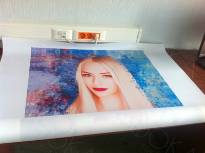 Фотокартина в стиле дрим-арт на холсте 70х90см «Девушка в красном» — фото