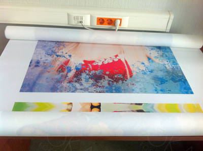 Фотокартина в стиле дрим-арт на холсте 70х90см «Девушка в красном» — фото