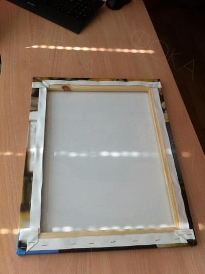 Фотокартина на холсте в багете 40х50см «Силач в фитнес клубе» — фото