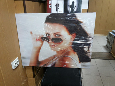 Фотокартина на холсте 80х60см «Девушка на море» — фото