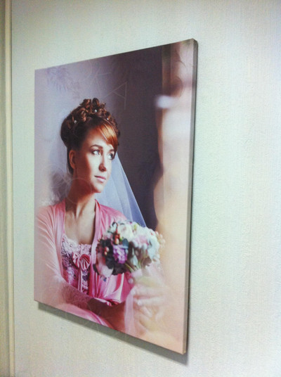 Фотокартина на холсте 60х80см «В шикарном свадебном платье» — фото