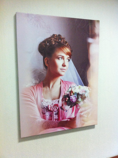 Фотокартина на холсте 60х80см «В шикарном свадебном платье» — фото